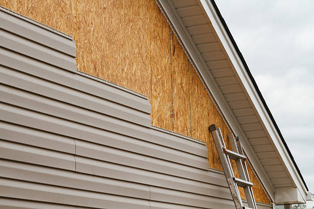 24/7 Emergency Vinyl Siding experts in Meriden, CT